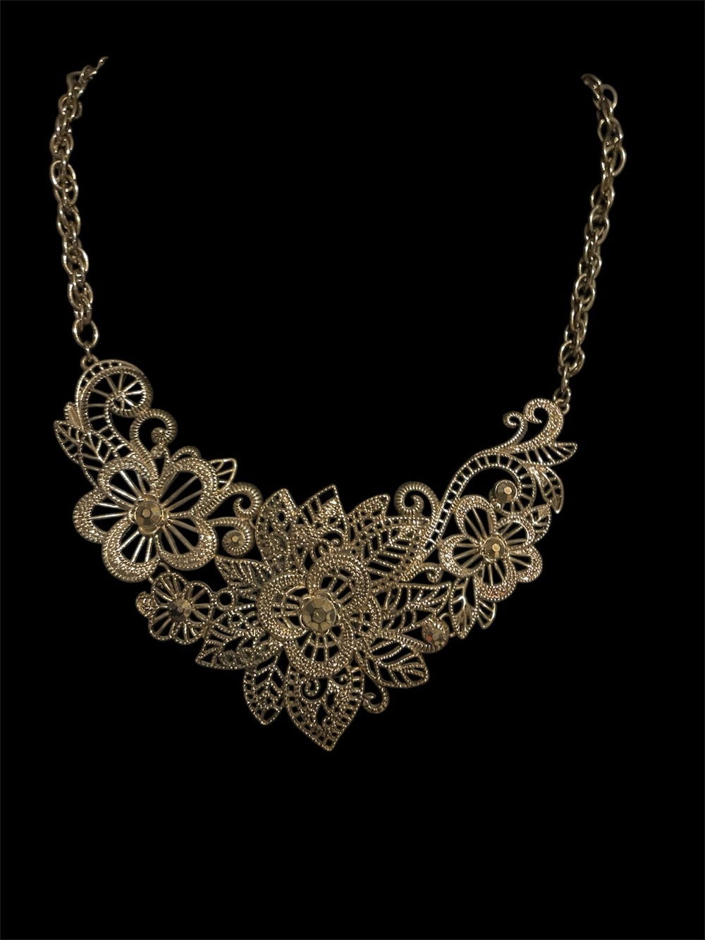 Delicate Gold Floral Filigree Necklace for Women